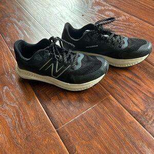 New Balance running shoes worn once